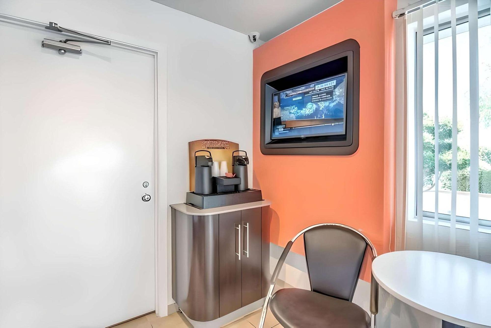 Park Inn By Radisson, Tracy Exteriér fotografie