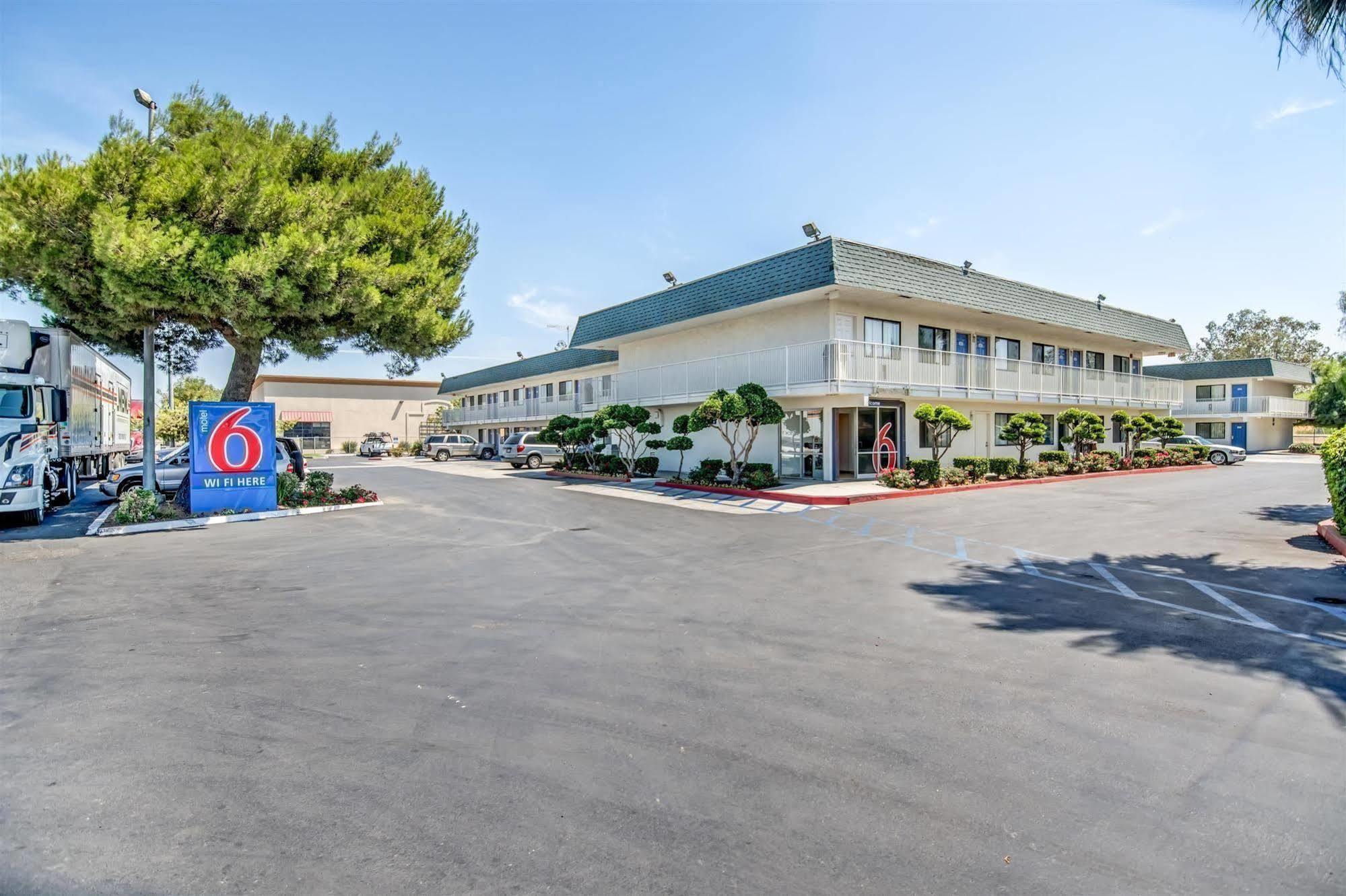 Park Inn By Radisson, Tracy Exteriér fotografie